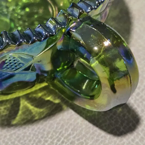 Vintage LE Smith Berry Bowl w/ Handle Green Carnival Glass Nappy Bowl Quintec - Picture 8 of 8